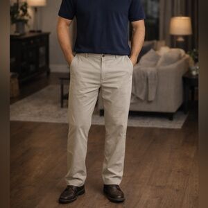 Lee Men’s Extreme Motion Relaxed Fit Tapered Leg Stretch Pants Khaki Size 42x30